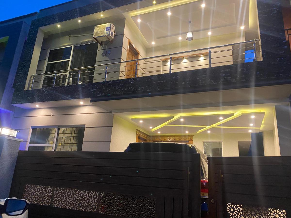 Luxury Guest House In Bahria Town Rawalpindi Exteriör bild