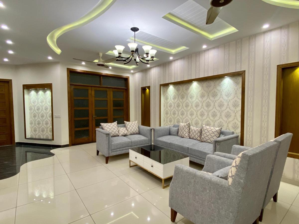 Luxury Guest House In Bahria Town Rawalpindi Exteriör bild