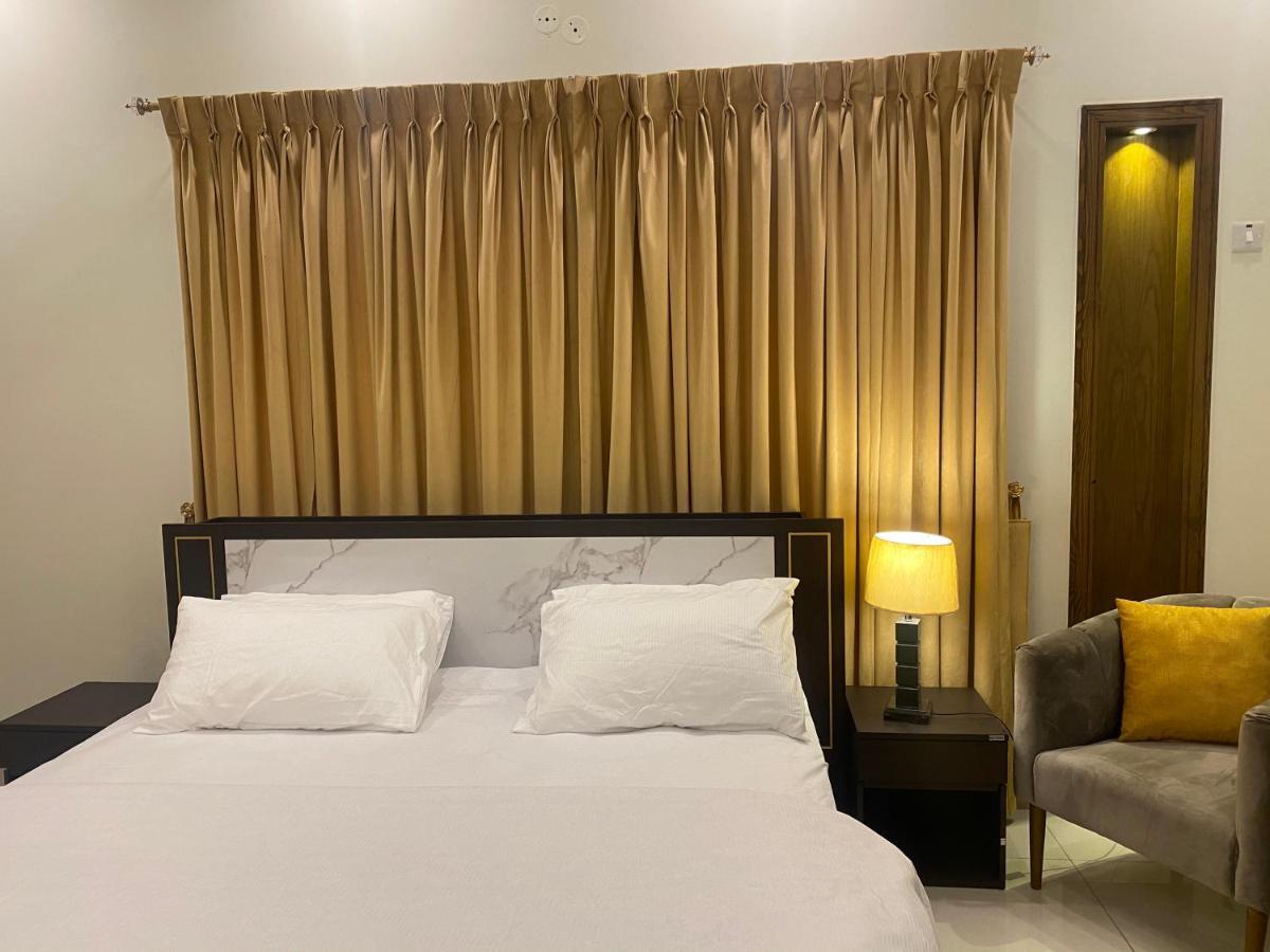 Luxury Guest House In Bahria Town Rawalpindi Exteriör bild