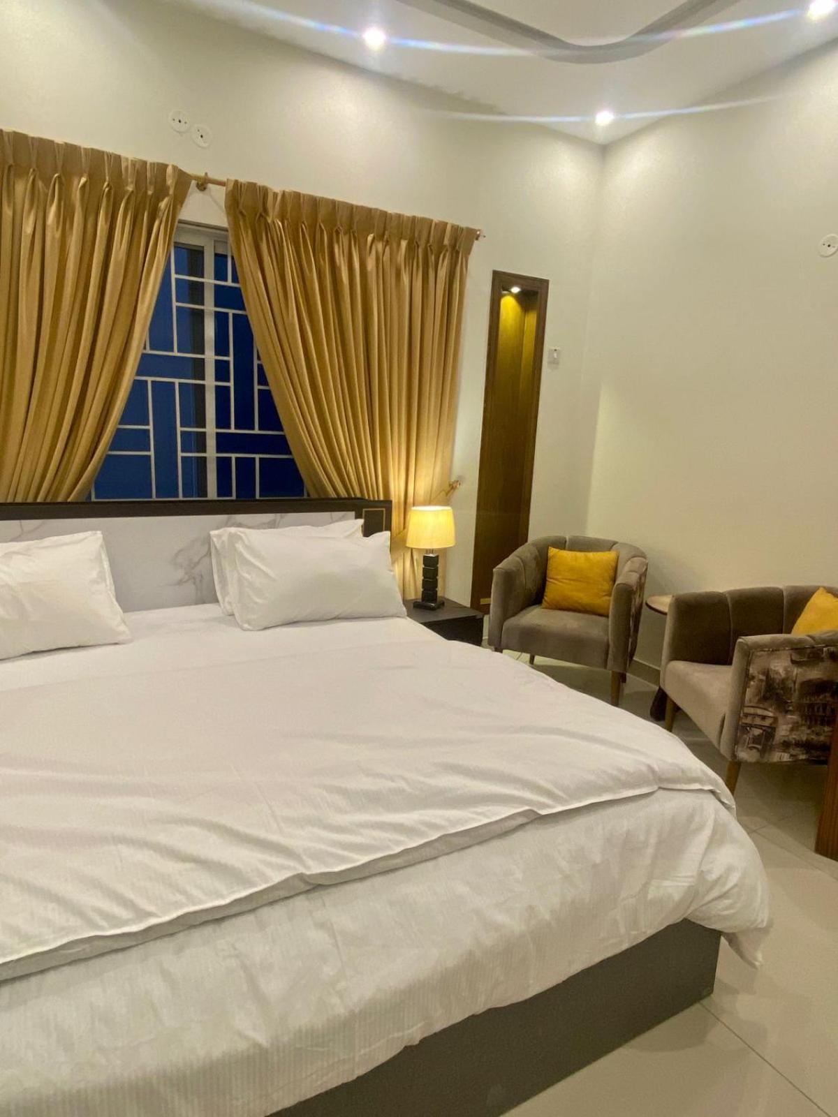 Luxury Guest House In Bahria Town Rawalpindi Exteriör bild